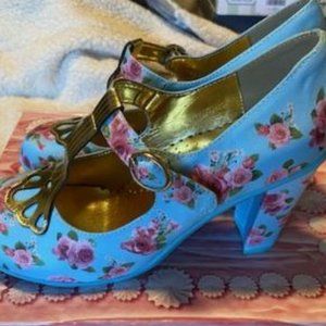 Hot Chocolate Design Emma Heel